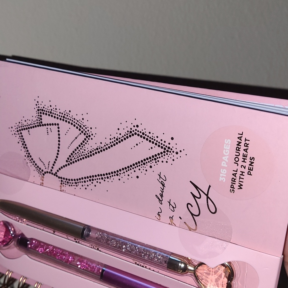 Juicy Couture Pink Journal with Heart Pens - Picture 2 of 9